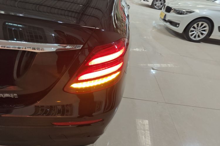 奔驰E级 2020款 E 300 L 运动豪华型车身外观6001