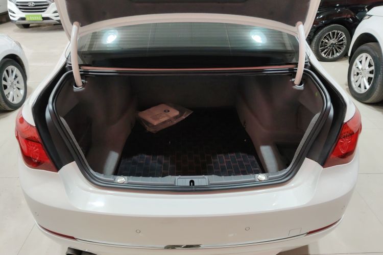 宝马7系 2014款 730Li 臻享型机舱底盘23