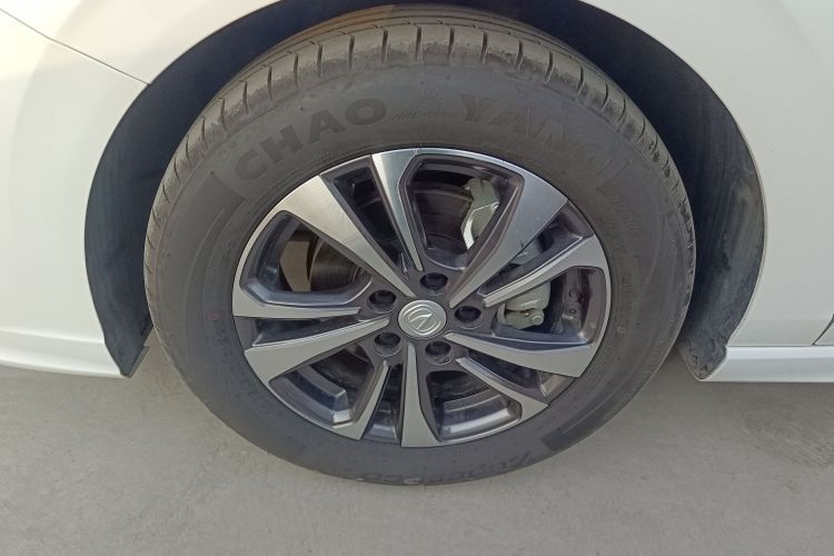 长安 逸动 2025款 PLUS 1.4T 双离合高能版车身外观6007