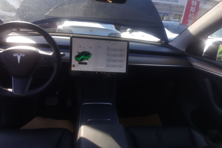 特斯拉 Model Y 2021款 标准续航后驱版中控内饰16