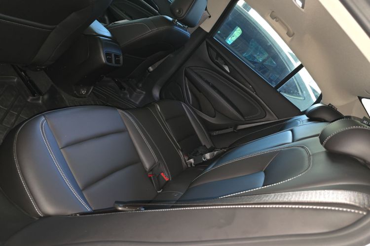 别克 君威 2024款 25T 超享版中控内饰21