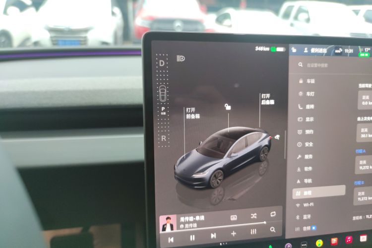 特斯拉 Model 3 2025款 后轮驱动版中控内饰18