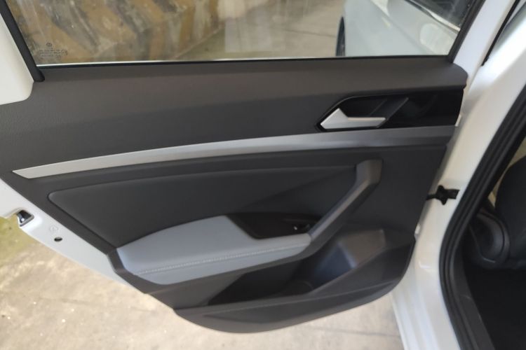 大众 朗逸 2023款 300TSI DSG满逸版中控内饰7008