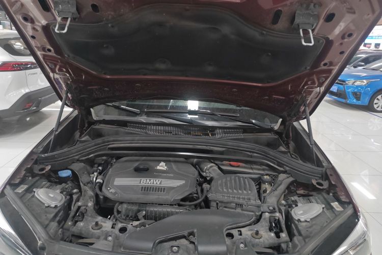 宝马X1 2020款 sDrive20Li 尊享型机舱底盘24