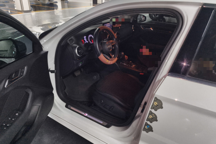 奥迪A3 2018款 30周年年型 Limousine 35 TFSI 时尚型中控内饰7003