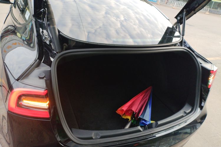 特斯拉 Model 3 2021款 改款二 Performance高性能全轮驱动版局部细节23