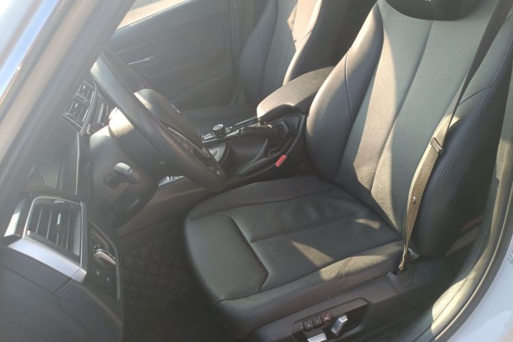 宝马3系 2017款 320Li 时尚型中控内饰19