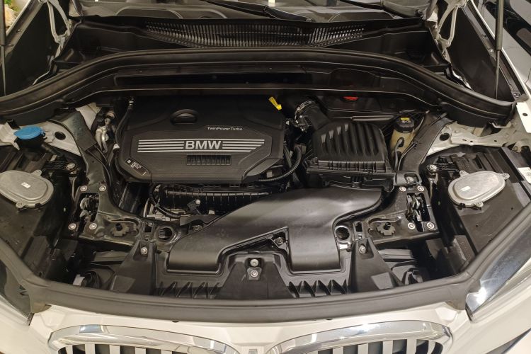 宝马X1 2021款 sDrive20Li 尊享型机舱底盘24