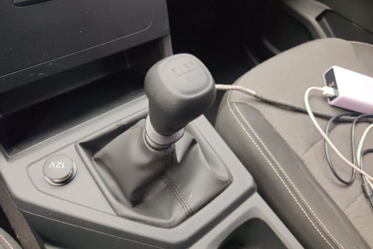 五菱汽车 五菱宏光PLUS 2020款 1.5L 手动标准型 5座中控内饰18