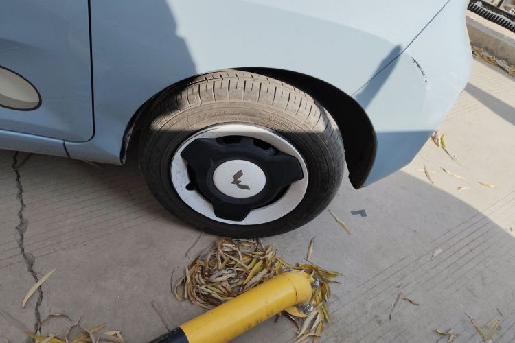 五菱汽车 宏光MINIEV 2022款 轻松款 磷酸铁锂车身外观6007