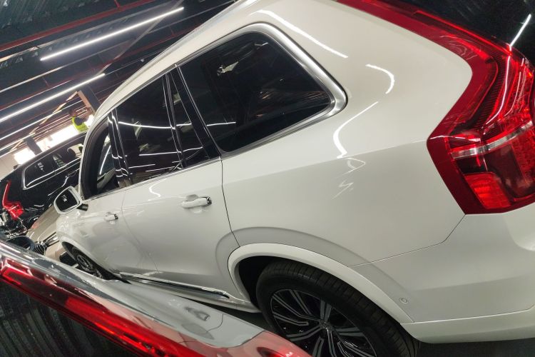 沃尔沃XC90 2021款 B6 智雅豪华版 7座车身外观4