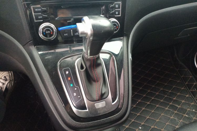 哈弗H6 2016款 升级版 1.5T 自动两驱精英型中控内饰18