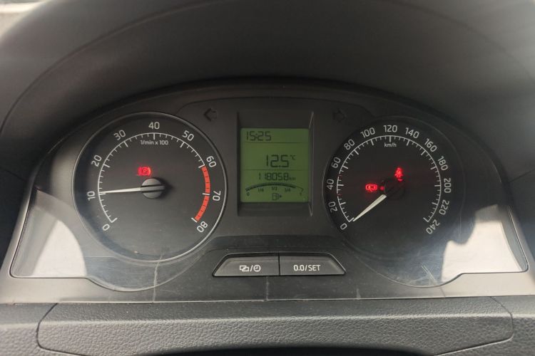 斯柯达 昕锐 2016款 1.4L 手动前行版中控内饰14