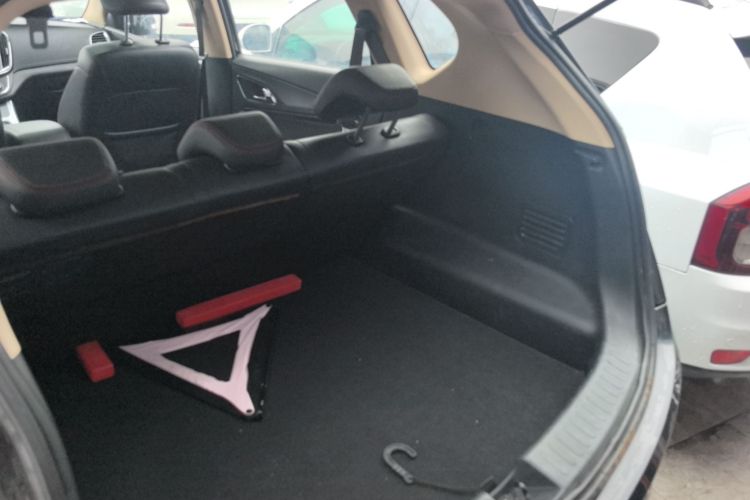 宝骏560 2016款 1.8L iAMT豪华型机舱底盘23