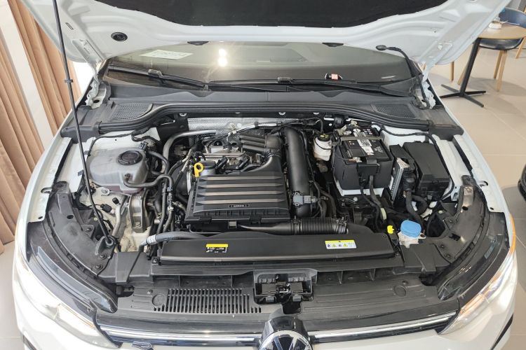 大众 高尔夫 2023款 改款 280TSI DSG R-Line Lite机舱底盘24