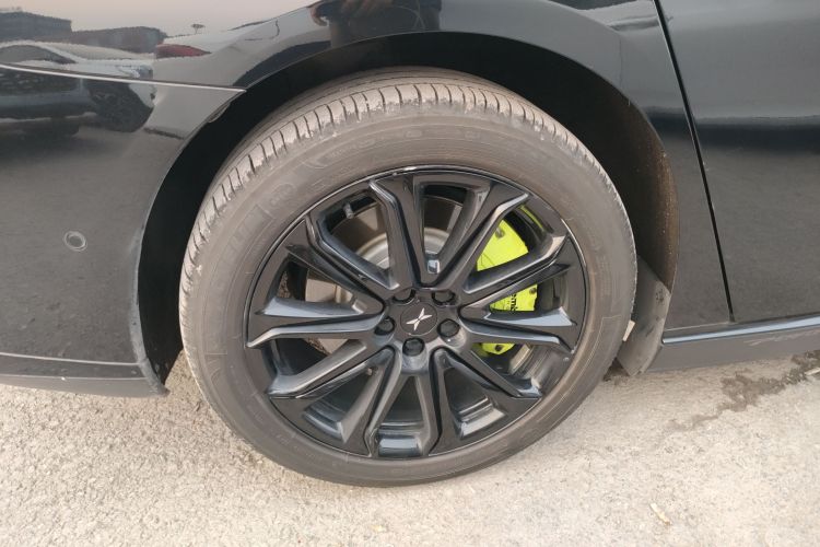 小鹏P7 2022款 562E性能版车身外观6008