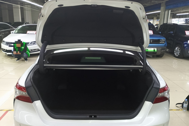 丰田 凯美瑞 2018款 2.5S 锋尚版机舱底盘23