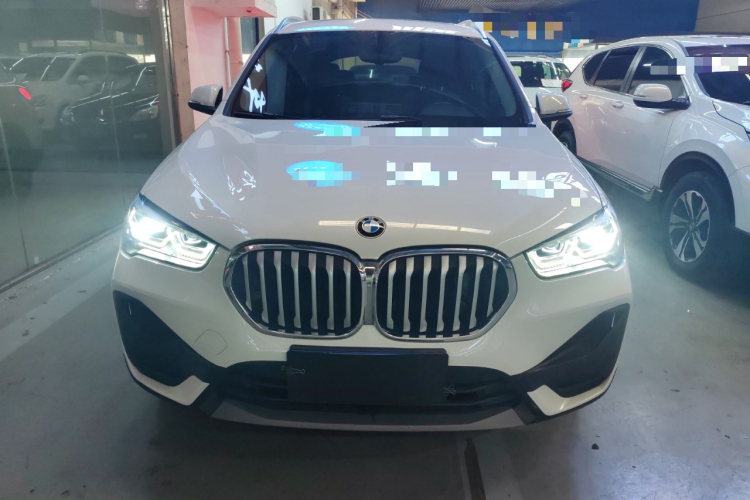 宝马X1 2021款 改款 sDrive25Li 领先型车身外观2