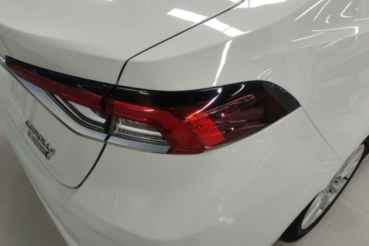 丰田 卡罗拉 2023款 1.8L 智能电混双擎 精英版车身外观9