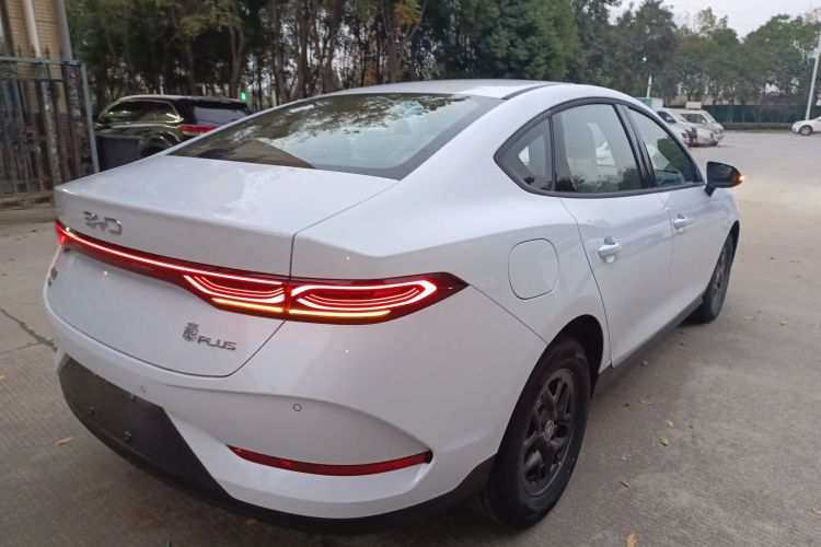 比亚迪 秦PLUS 2025款 DM-i 智驾版 55KM领先型车身外观6005