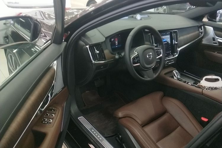 沃尔沃S90 2025款 B5 智雅豪华版中控内饰20