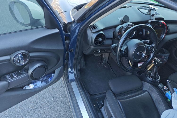 MINI 2015款 1.5T COOPER Fun 五门版中控内饰7003