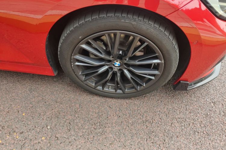 宝马3系 2020款 改款 325i M运动曜夜套装车身外观10