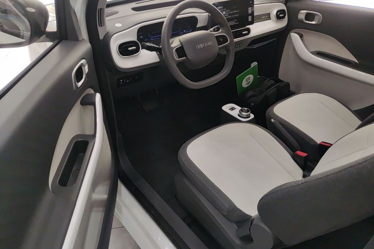 吉利银河 熊猫 2025款 210km 元气熊中控内饰20