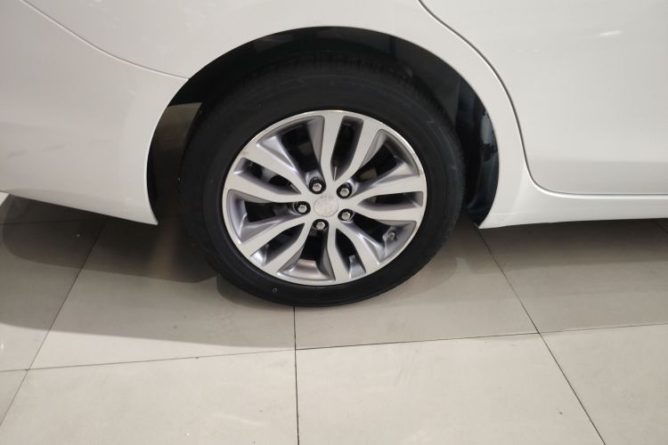 别克 英朗 2021款 1.3T 自动轻混动精英型车身外观6008