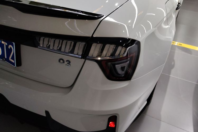 领克03 2022款 2.0TD DCT劲Pro车身外观9