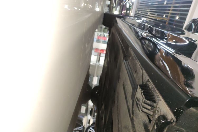 宝马3系 2023款 325Li M运动套装局部细节9002