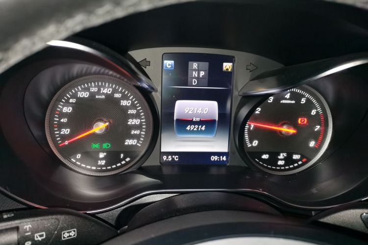 奔驰GLC 2018款 改款 GLC 260 4MATIC 动感型中控内饰14