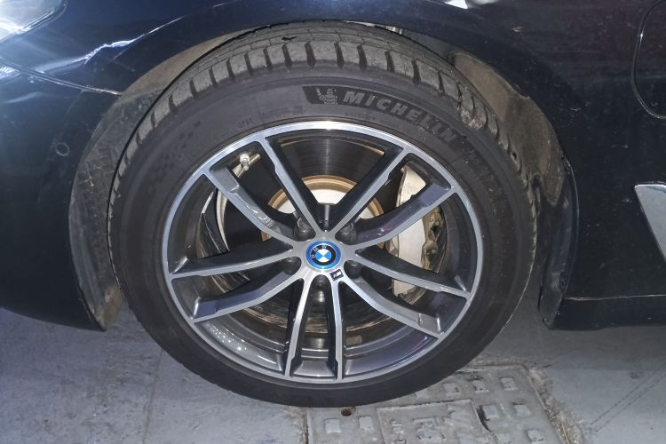 宝马5系新能源 2022款 改款二 535Le 先锋版M运动套装车身外观6007