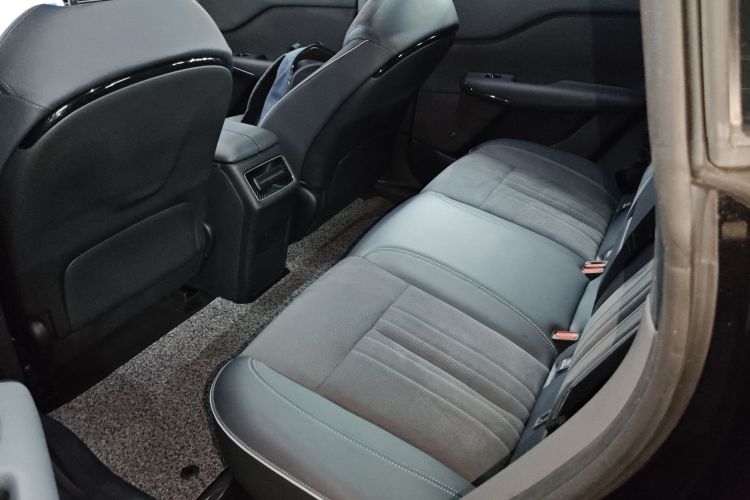 岚图汽车 岚图知音 2024款 四驱全球版中控内饰7004