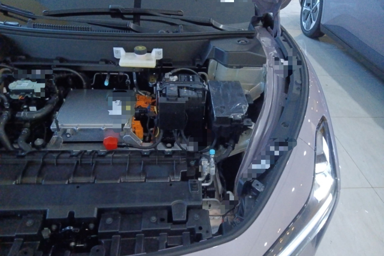 小鹏MONA M03 2025款 620 超长续航 Plus机舱底盘26