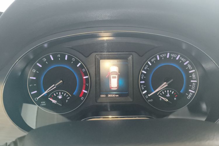 哈弗H2 2018款 红标 1.5T 手动两驱豪华型中控内饰14