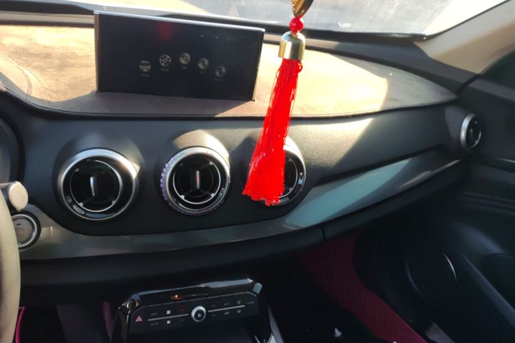 魏牌 VV7 2017款 2.0T 超豪型中控内饰16