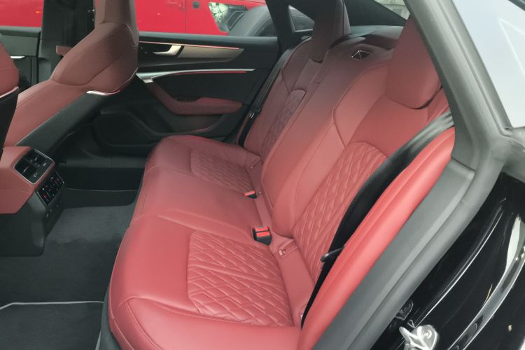 奥迪A7L 2025款 45 TFSI quattro 黑武士版中控内饰21