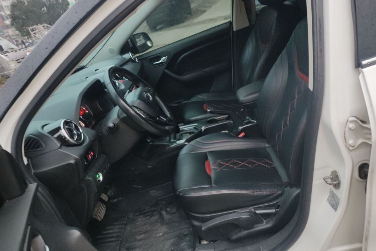 东南DX3 2018款 1.5T CVT尊贵型局部细节19