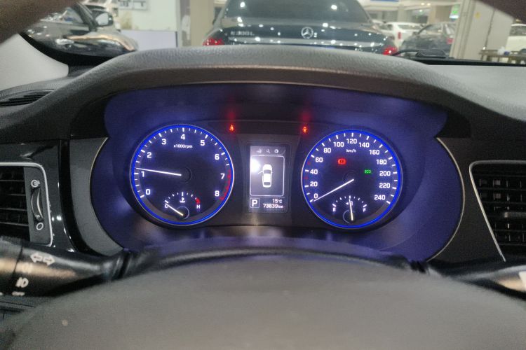 现代 名图 2014款 1.8L 自动智能型GLS中控内饰14