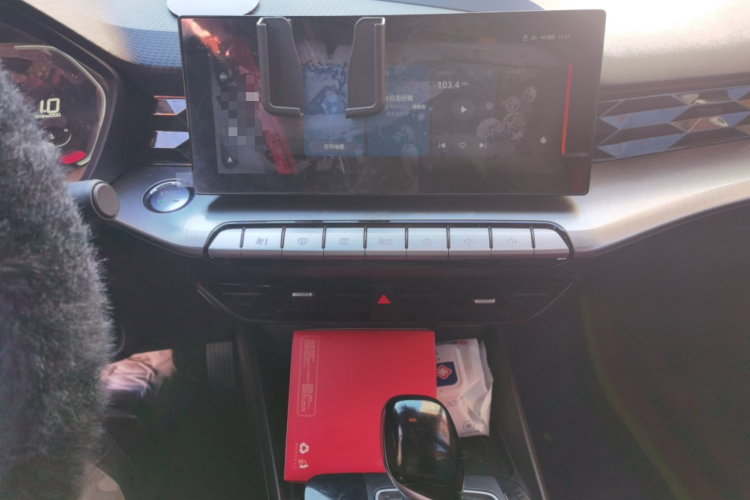 名爵 MG5 2021款 180DVVT CVT青春豪华版中控内饰16