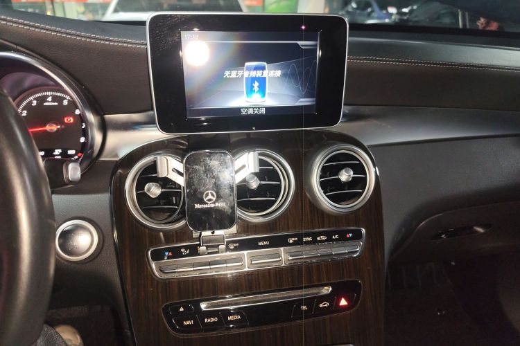 奔驰GLC 2019款 改款 GLC 260 L 4MATIC 豪华型中控内饰16