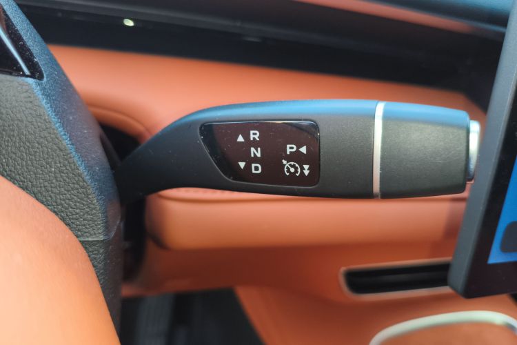 深蓝汽车 深蓝S07 2023款 200Max增程版中控内饰18