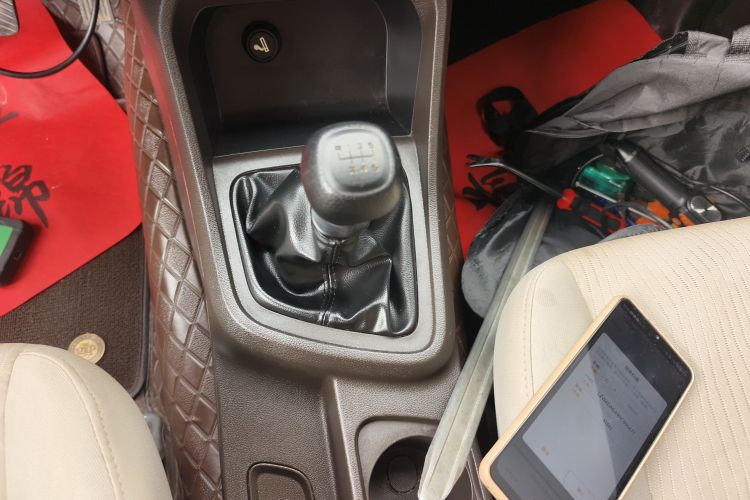 五菱汽车 五菱宏光V 2022款 1.5L劲享版电动助力LAR中控内饰18