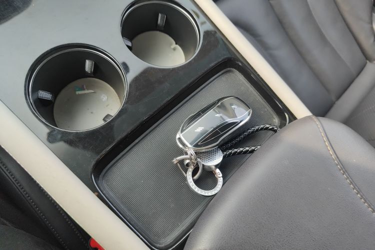 智己汽车 智己LS7 2023款 90kWh Elite后驱版中控内饰11