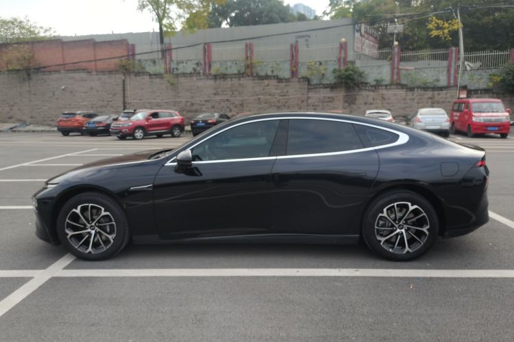 小鹏P7 2022款 480E车身外观6003