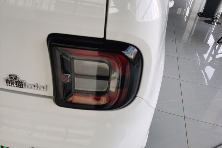 吉利银河 2024款 熊猫mini 200km 耐力熊车身外观9