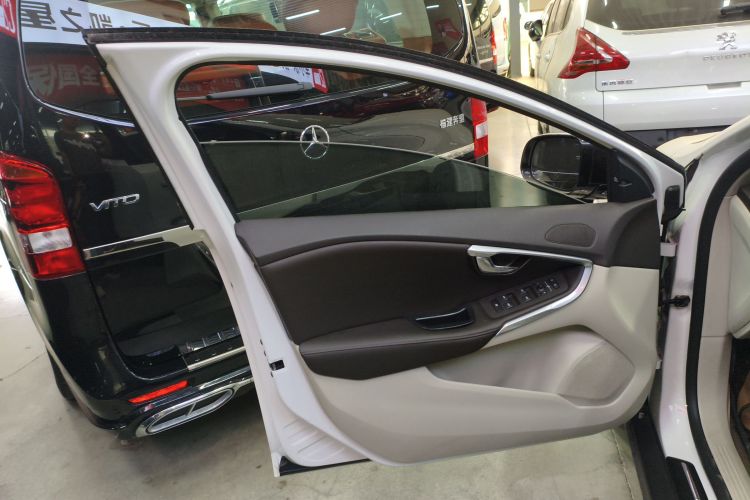 沃尔沃V40 2015款 Cross Country T5 AWD 智雅版中控内饰47