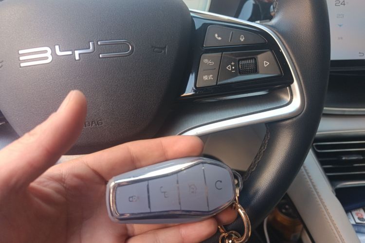 比亚迪 宋PLUS新能源 2023款 冠军版 DM-i 110KM 旗舰PLUS中控内饰11