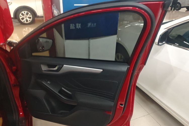 福特 福克斯 2020款 三厢 1.5L 自动锋跃型中控内饰42